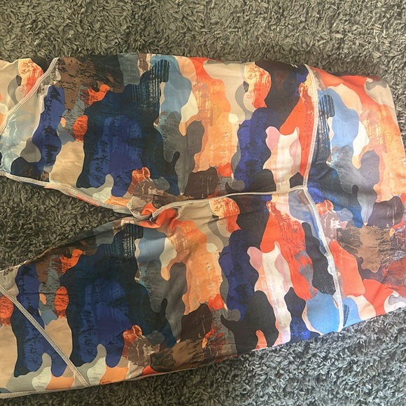 Fabletics Camo Leggings - Picture 5 of 7